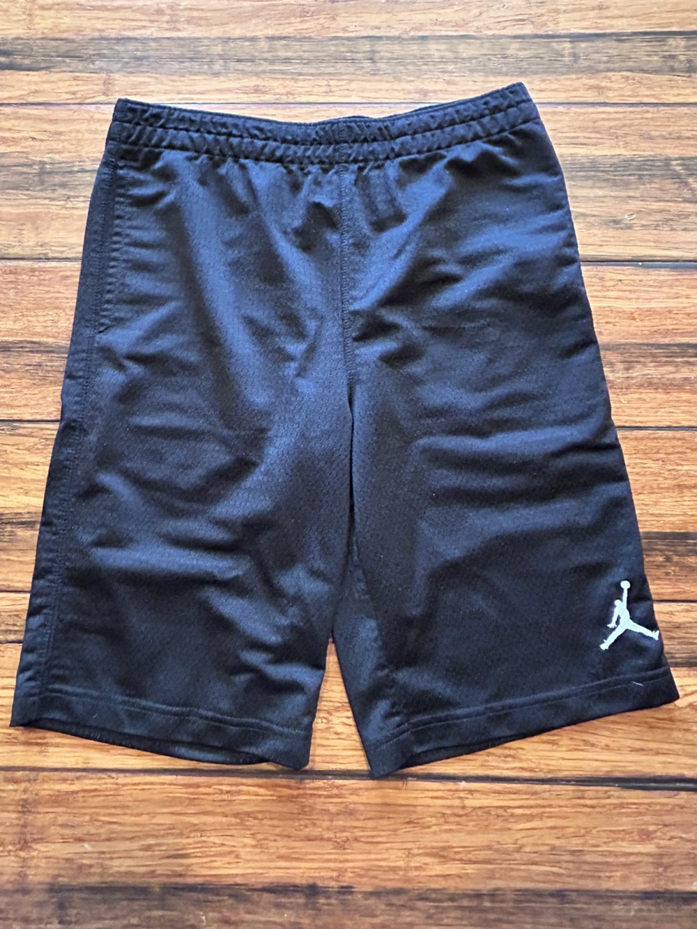Nike Youth Basketball shorts. Black with pockets. Size M. 10-12 yrs.